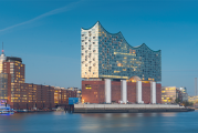 <span style='font-weight:300;'>Elbphilharmonie, le nouveau patrimoine culturel de Hambourg</span><br/>30 mélanges de béton sur mesure et  63 000 m3 de béton consommé