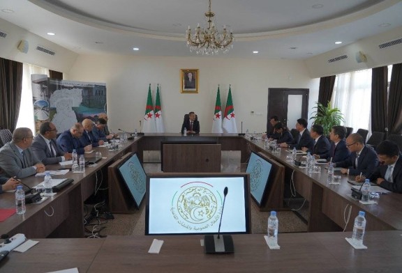 L’Algérie réceptionne un tronçon stratégique de la ligne minière ouest : vers un partenariat renforcé avec le géant chinois CRCC