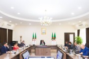 Le ministre Djellaoui préside une réunion sur le bilan du secteur et le plan triennal de développement 2026-2027-2028
