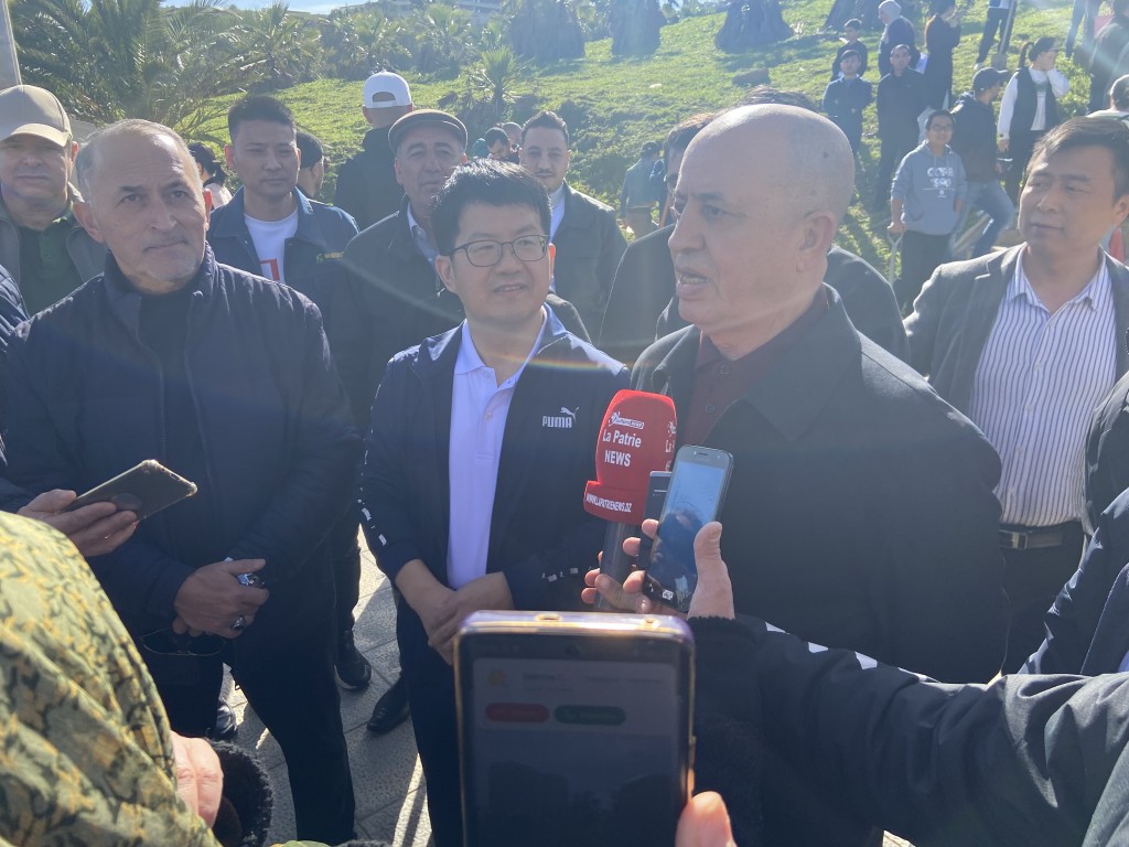Écologie et Amitié sino-algérienne : Les Entreprises Chinoises du BTPH Marquent l’Année 2024 avec une Opération de Plantation d’Oliviers au Parc Dounia Alger