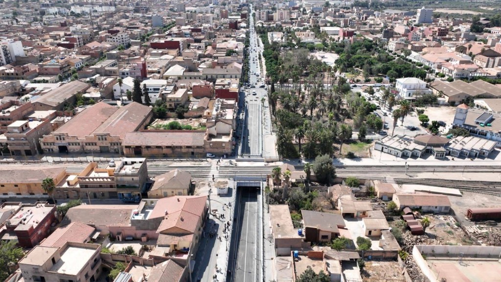 Mise en service du premier tronçon du projet de liaison autoroutière entre l’autoroute Est–Ouest et la ville de Mascara, sur 15 km