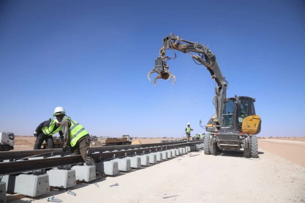 L’Algérie obtient 747 millions d’euros de la BAD pour la ligne ferroviaire Laghouat–Ghardaïa–El Menéa